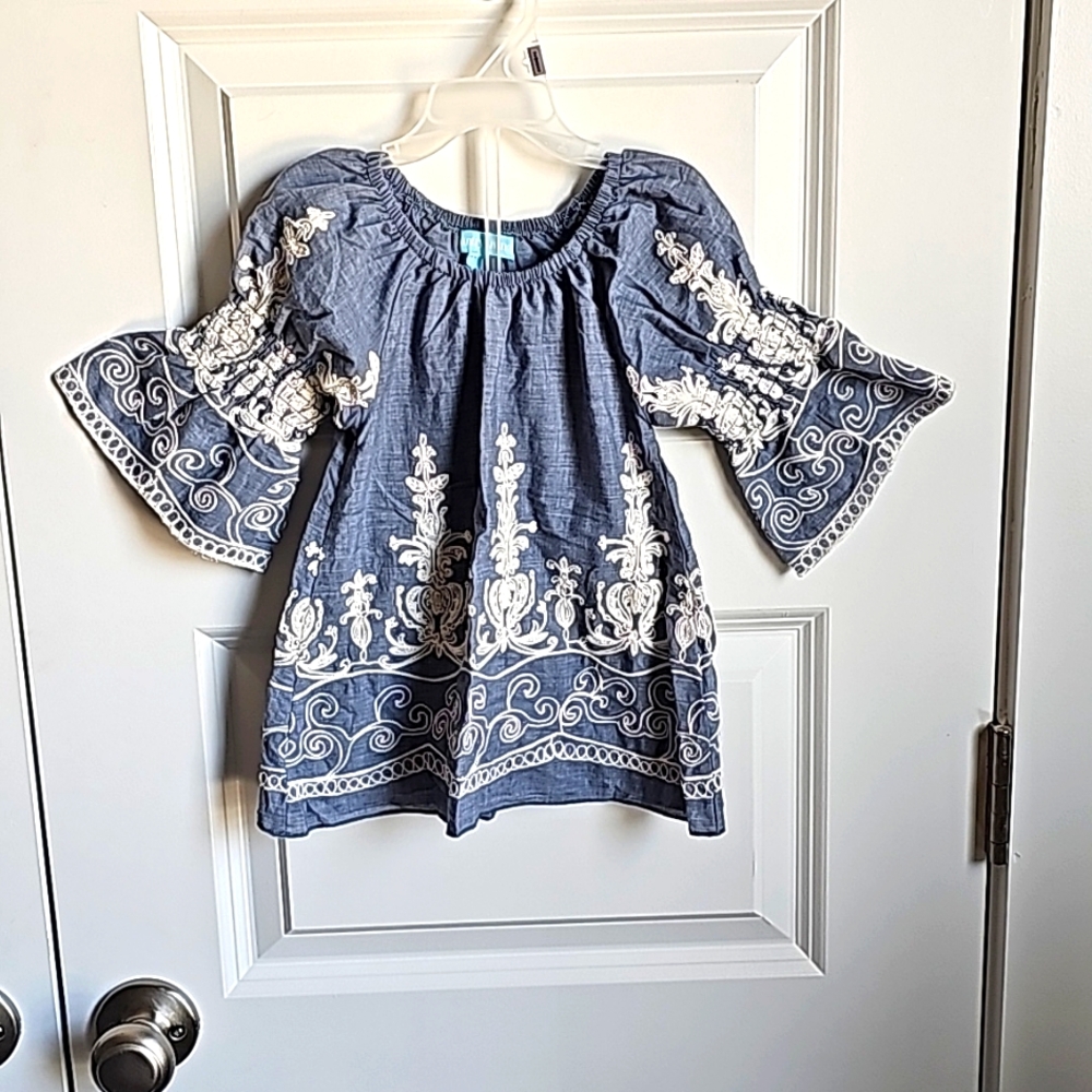 Embroidered Shirt With Flare Sleeves in Kids Size 2t EUC